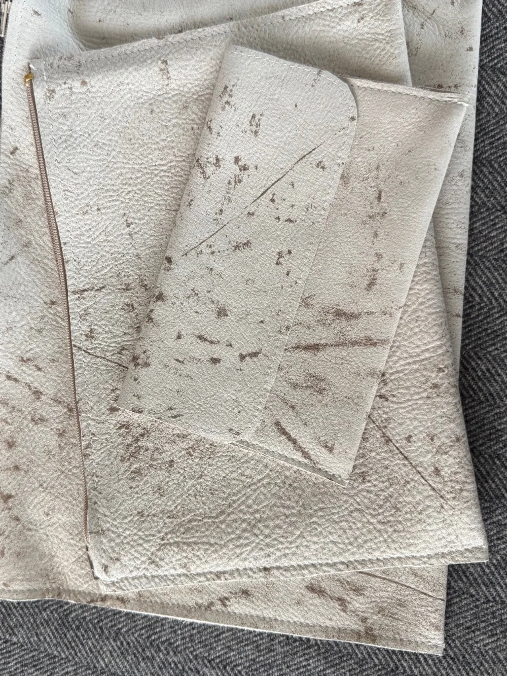 NWOT, JERRY PAIR LEATHER, BUTTERY SOFT SUEDE LEATHER FOLD OVER POUCH